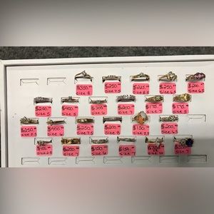 Various womens 14kt gold rings